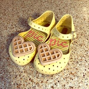 Mini melissas waffle